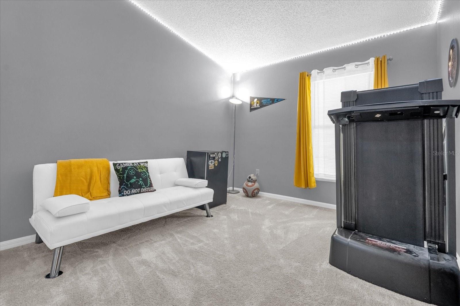 911 VASSAR DR, EUSTIS, FL, 32726