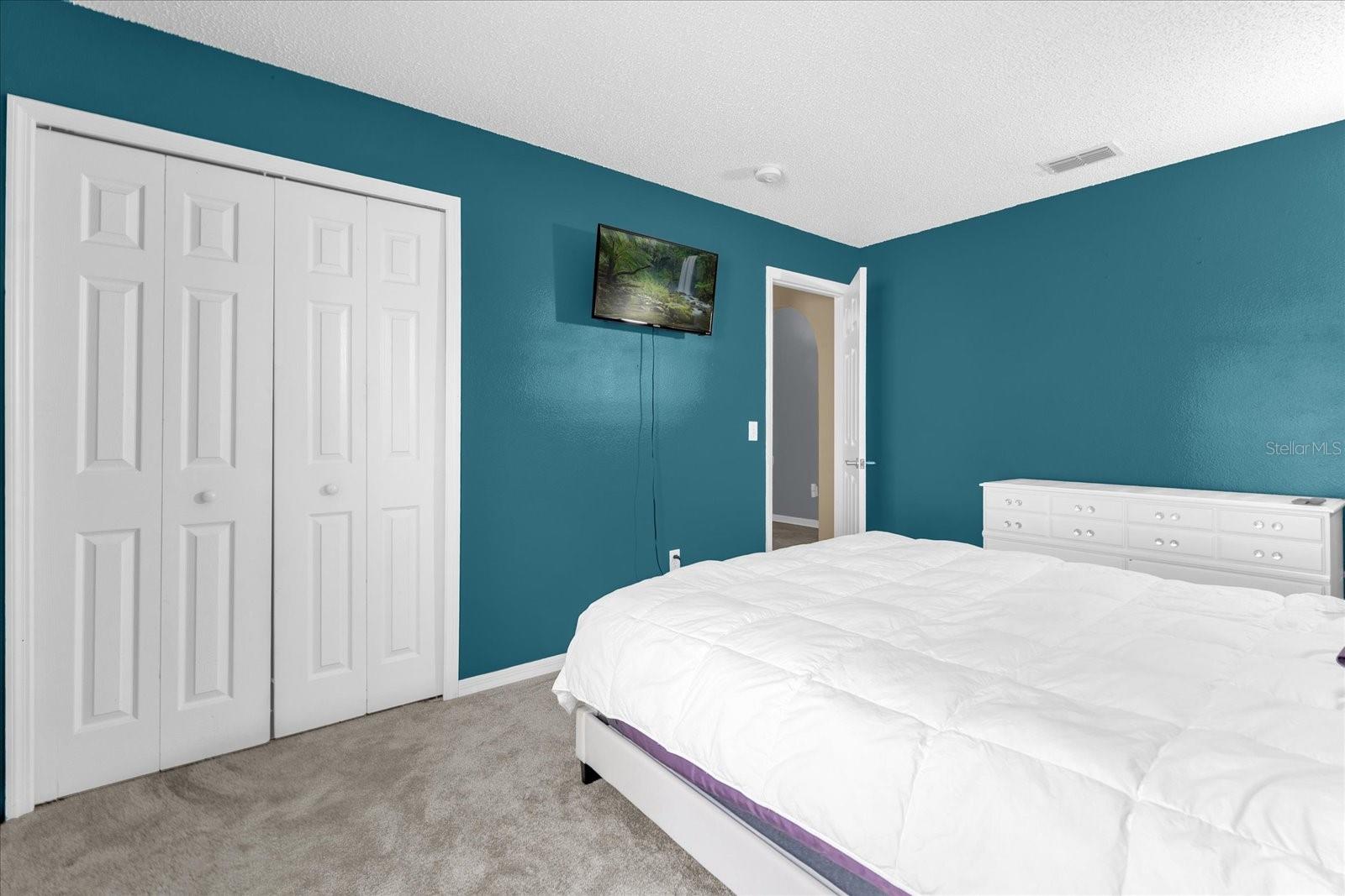 911 VASSAR DR, EUSTIS, FL, 32726