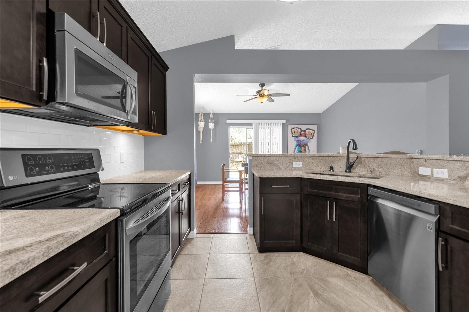 911 VASSAR DR, EUSTIS, FL, 32726