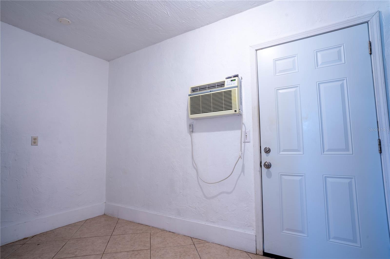 1811 N CONRAD AVE, SARASOTA, FL, 34234