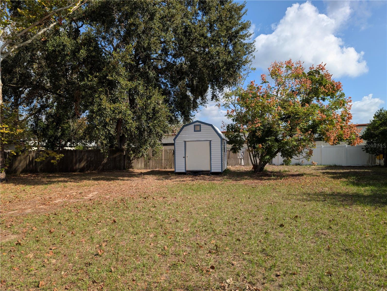 1301 REDWOOD CT, TAVARES, FL, 32778