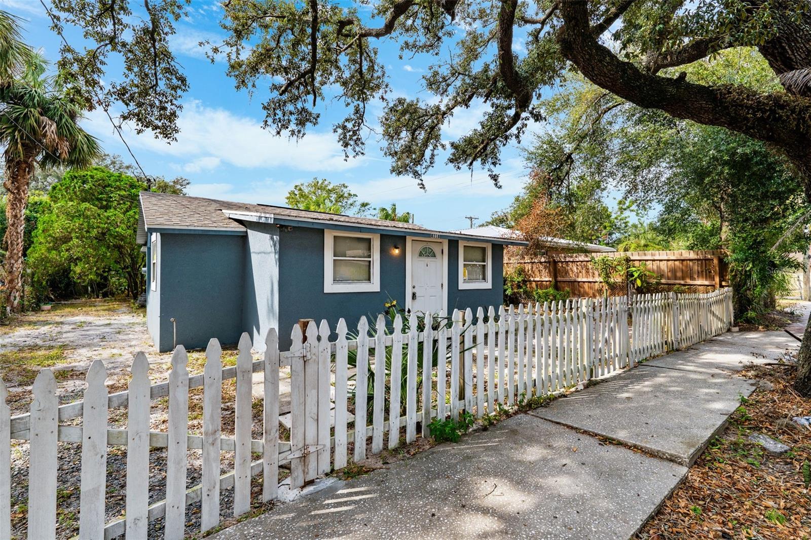 8318 N 14TH ST, TAMPA, FL, 33604