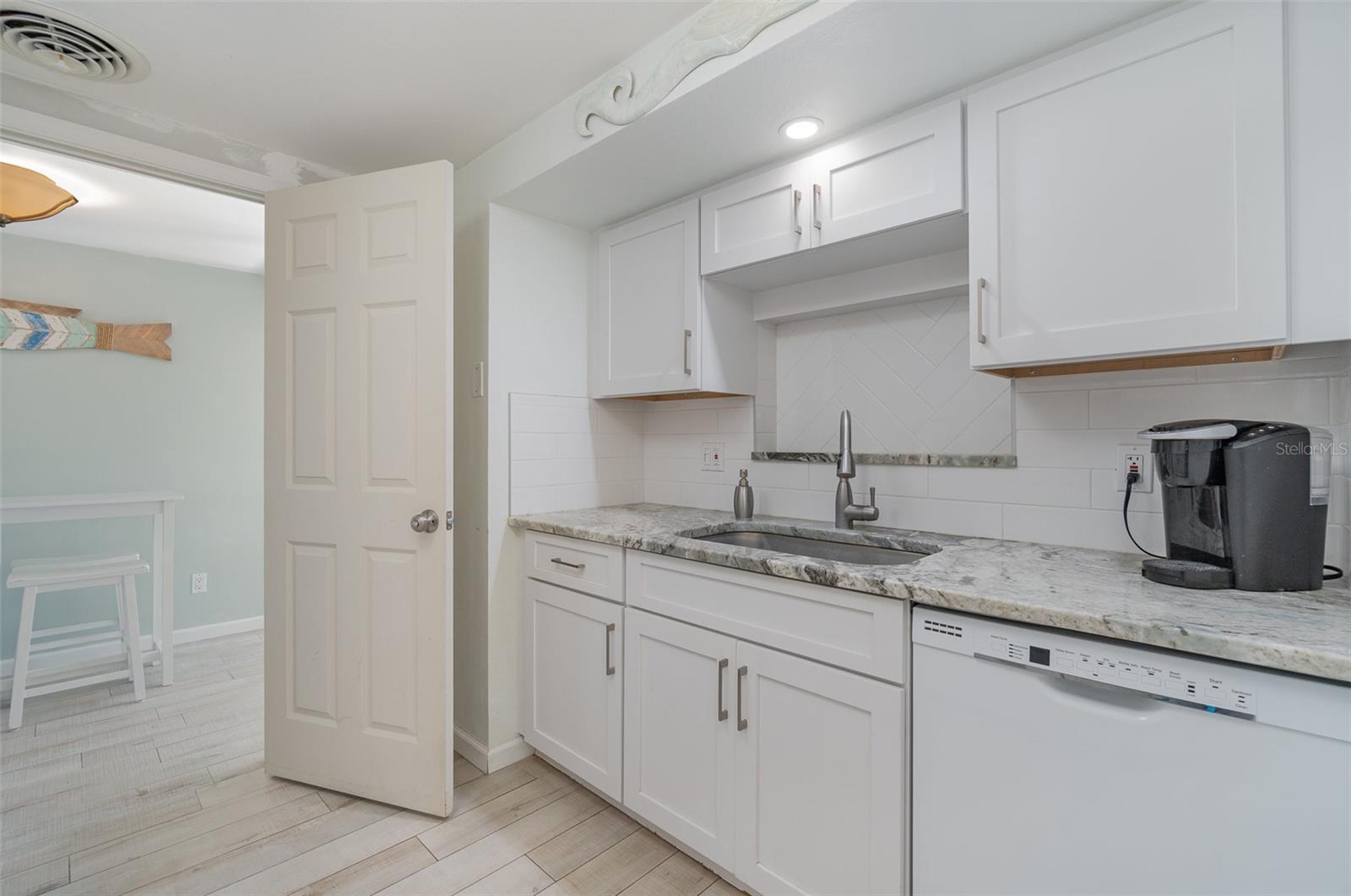 425 TREASURE RD, VENICE, FL, 34293