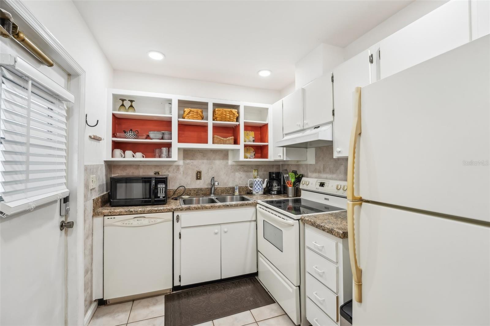 1301 NEW BEDFORD DR #1301, SUN CITY CENTER, FL, 33573