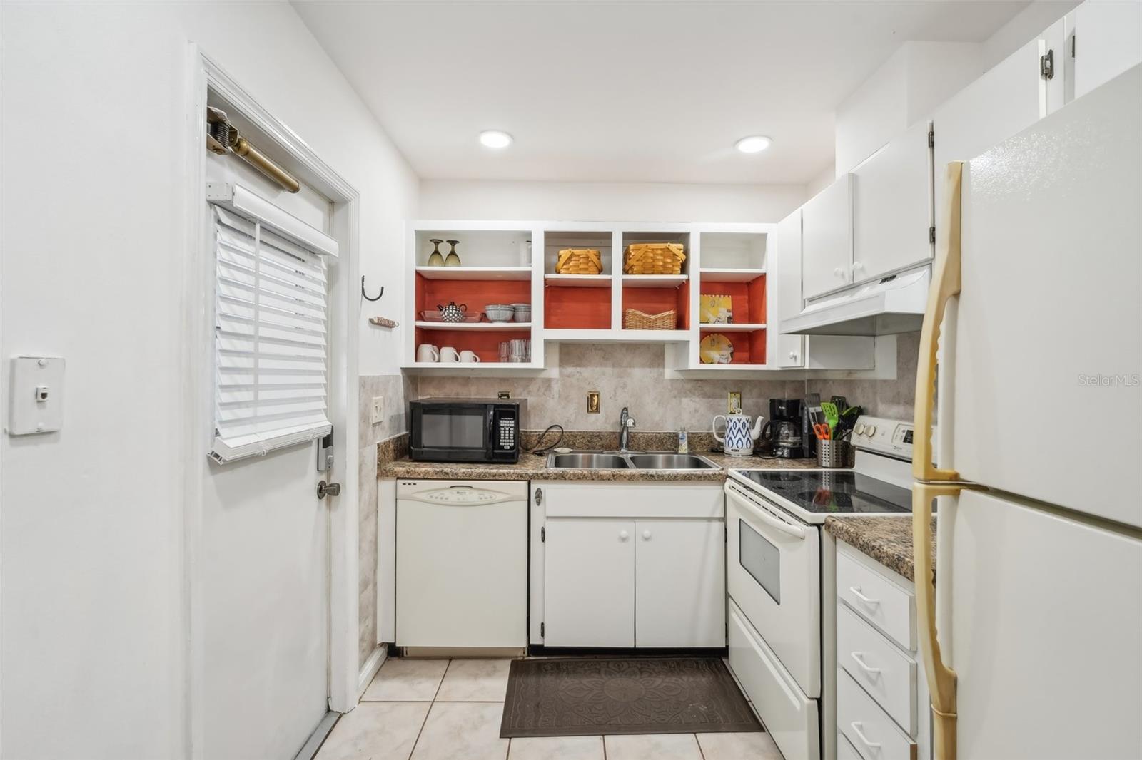 1301 NEW BEDFORD DR #1301, SUN CITY CENTER, FL, 33573