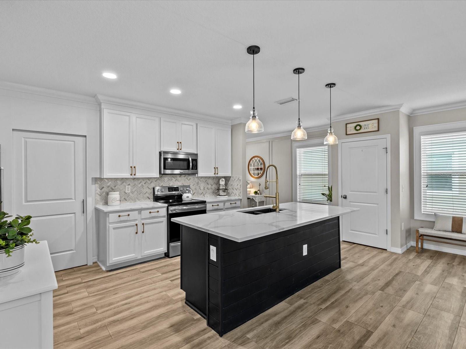 7672 TUSCAN BAY CIR, WESLEY CHAPEL, FL, 33545