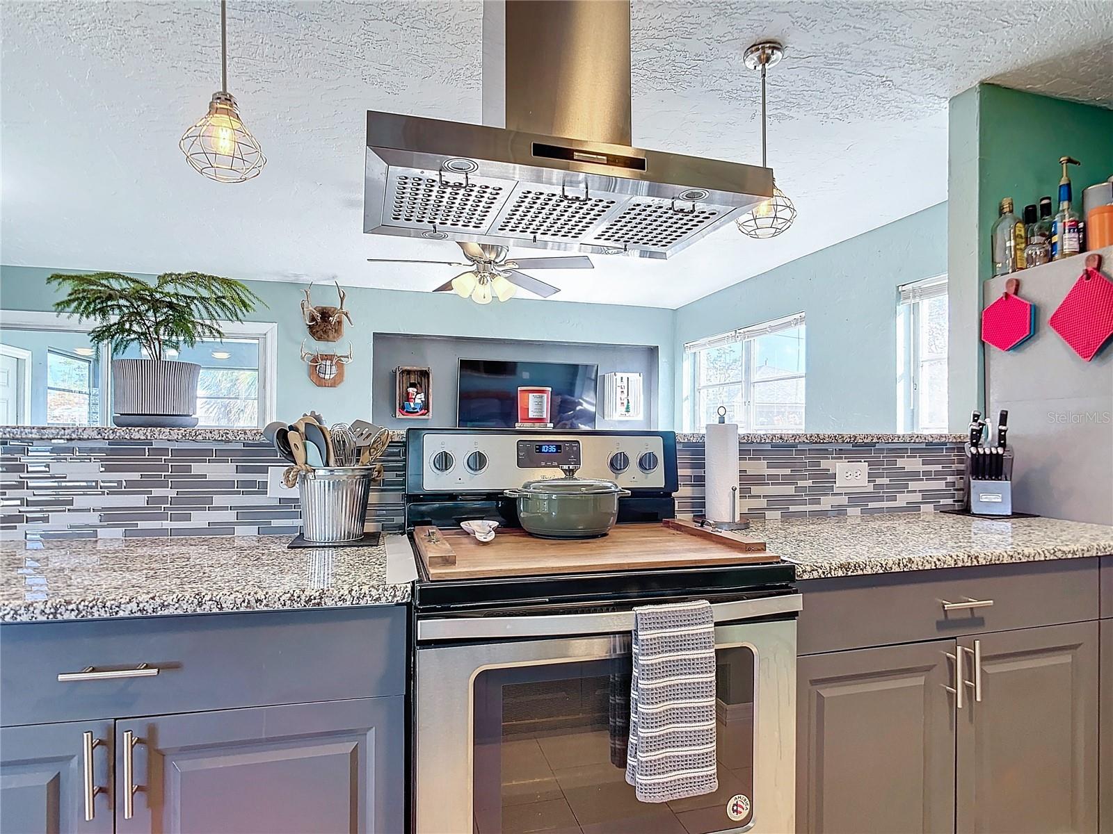 21524 EDGEWATER DR, PORT CHARLOTTE, FL, 33952