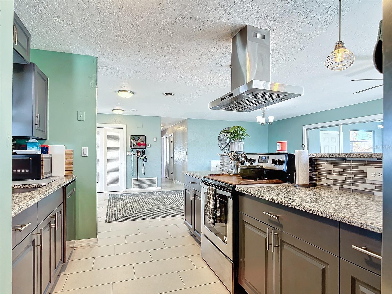 21524 EDGEWATER DR, PORT CHARLOTTE, FL, 33952