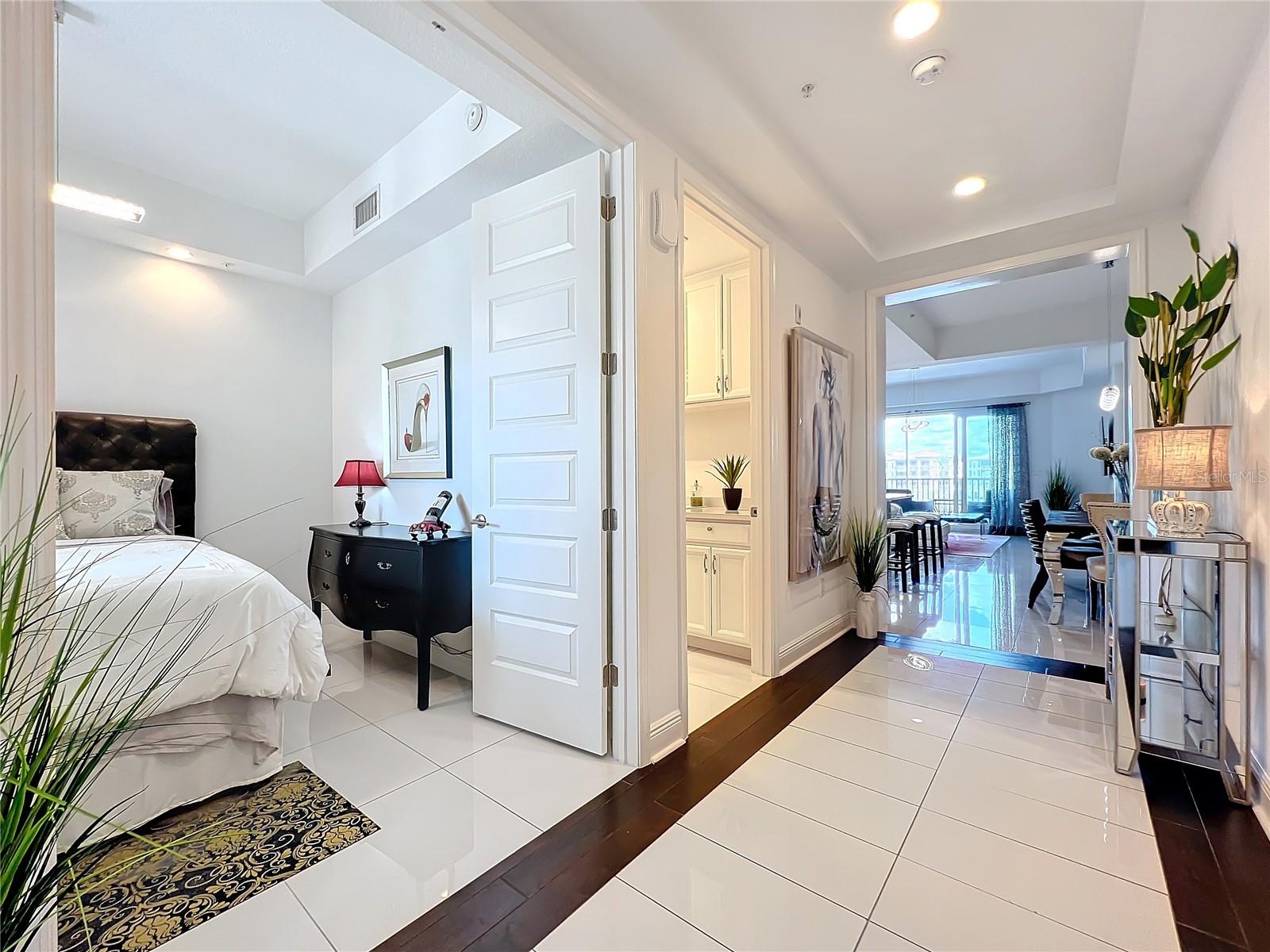 10530 BOARDWALK LOOP #304, LAKEWOOD RANCH, FL, 34202