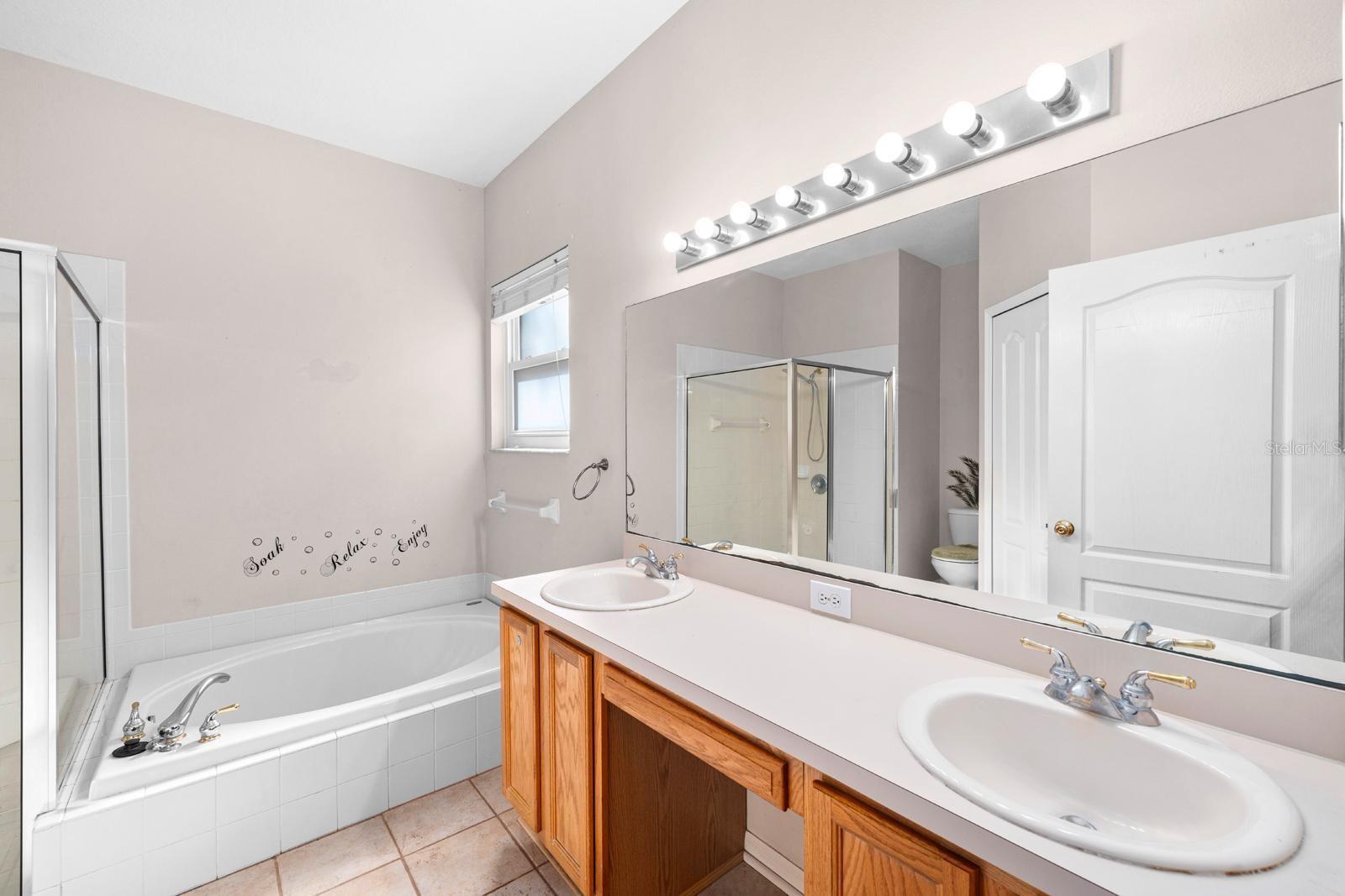715 GRAND CANYON DR, VALRICO, FL, 33594