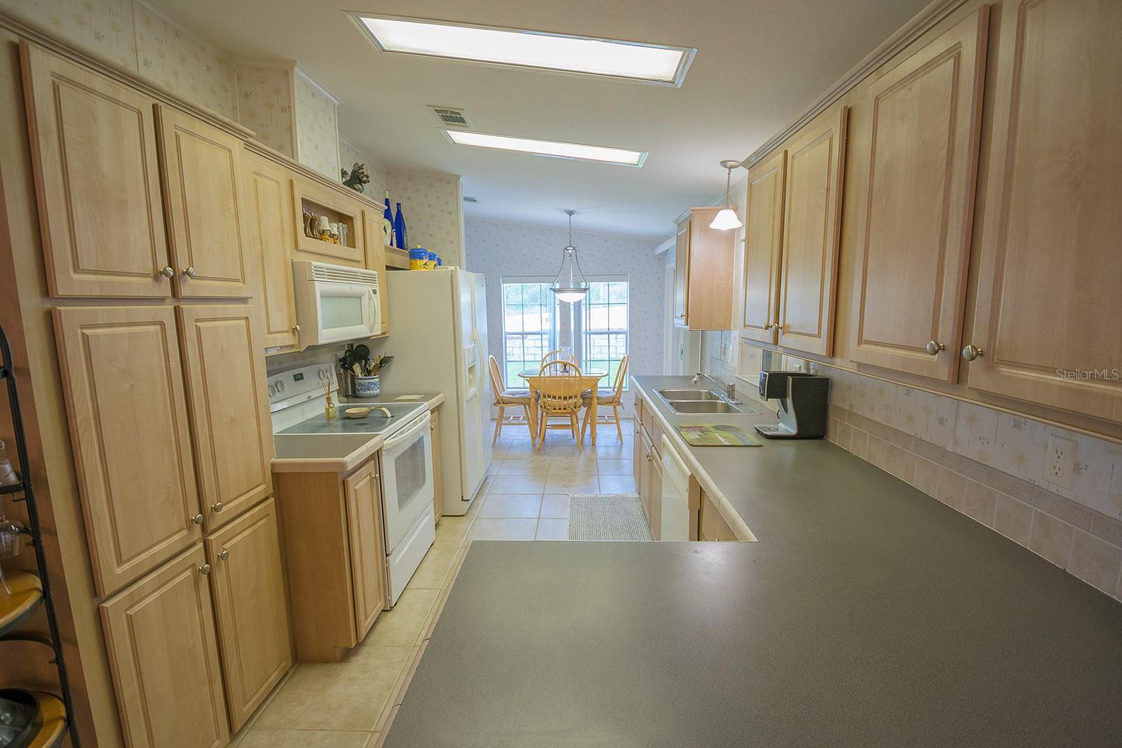 37449 GILL AVE, ZEPHYRHILLS, FL, 33541