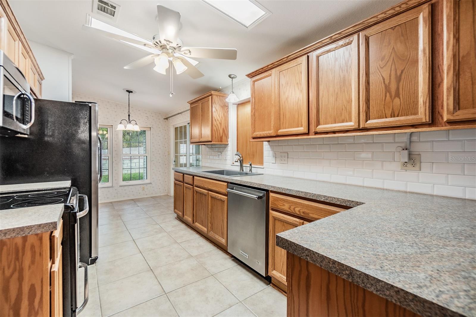 37449 GILL AVE, ZEPHYRHILLS, FL, 33541