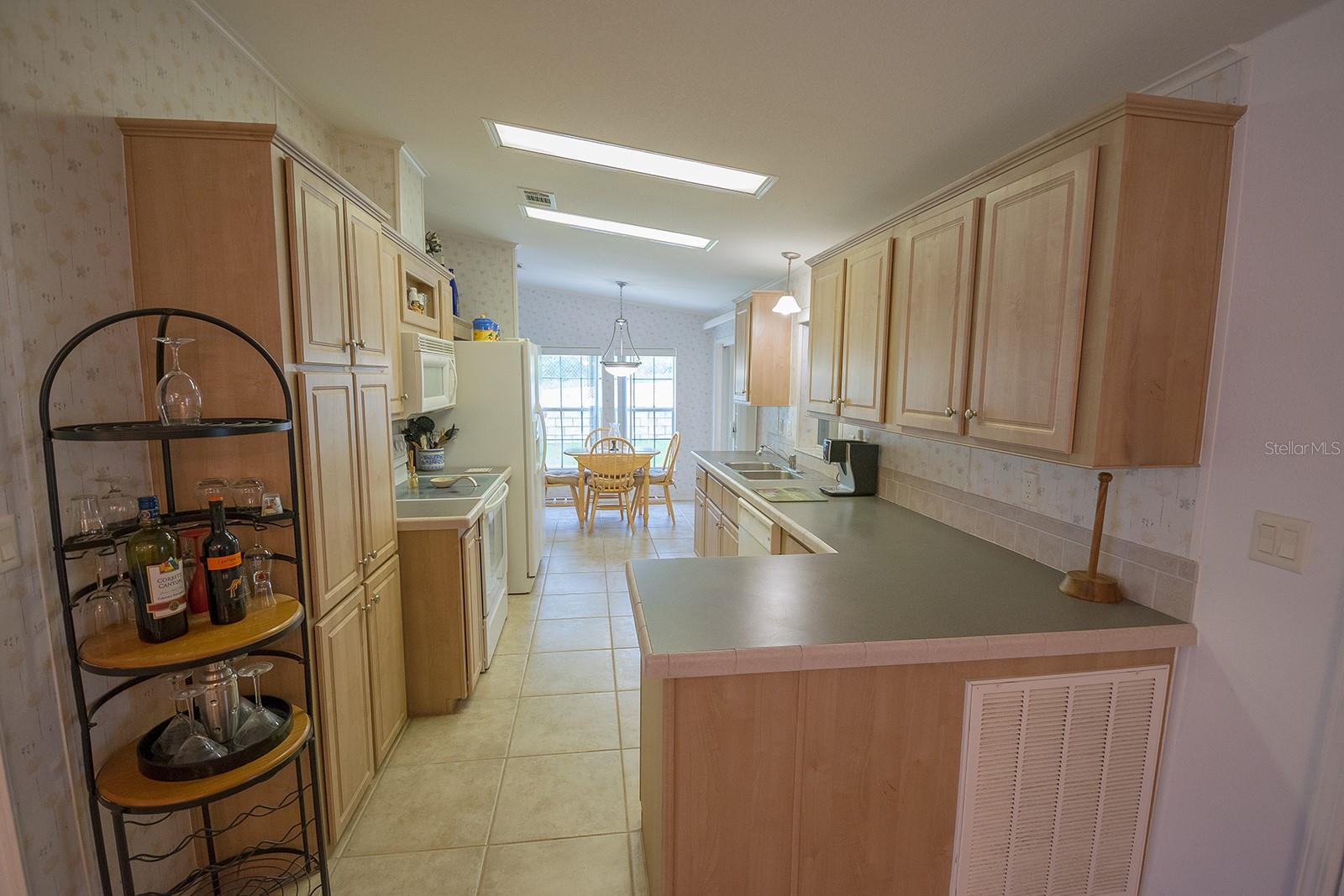 37449 GILL AVE, ZEPHYRHILLS, FL, 33541