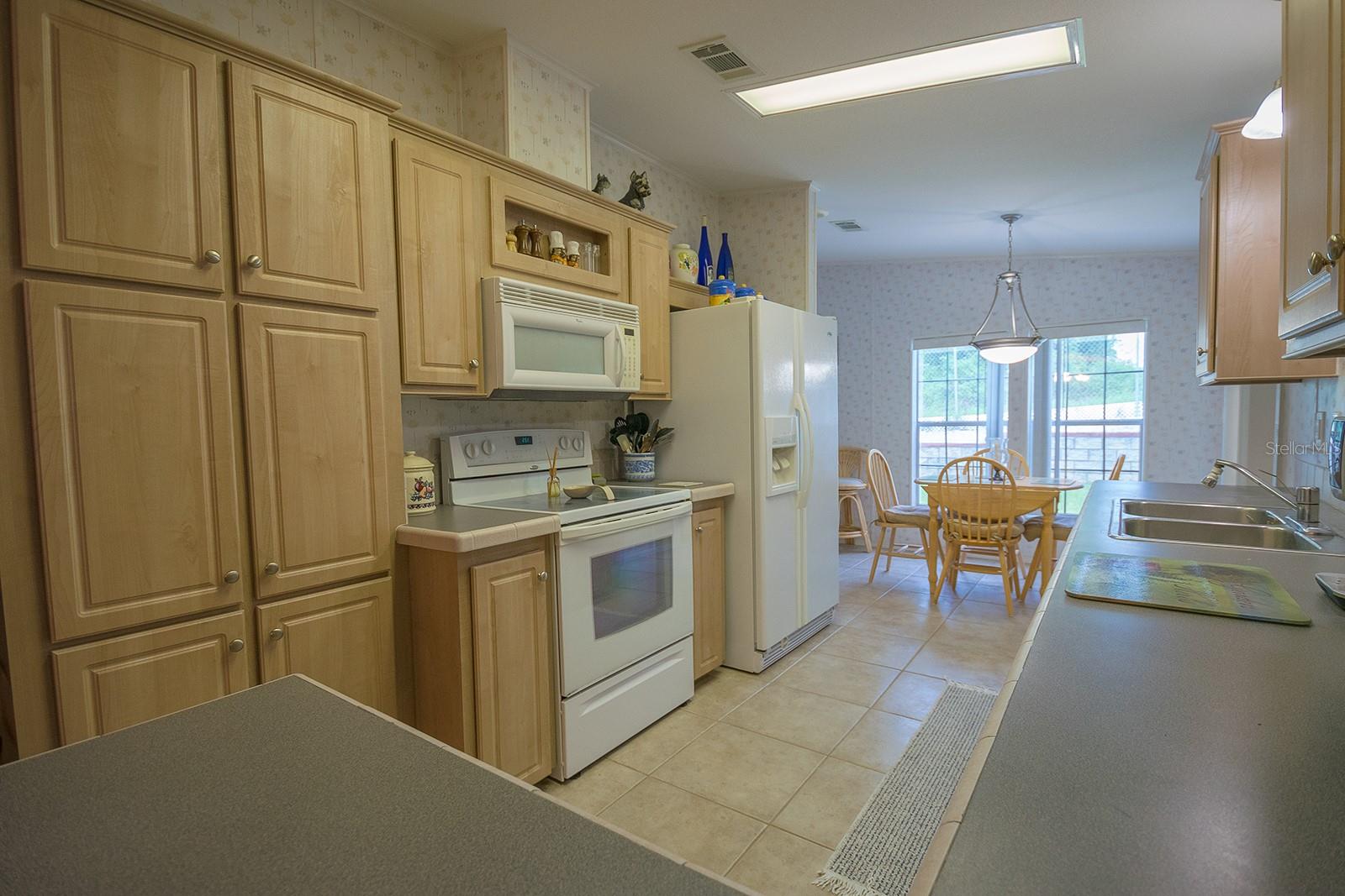 37449 GILL AVE, ZEPHYRHILLS, FL, 33541