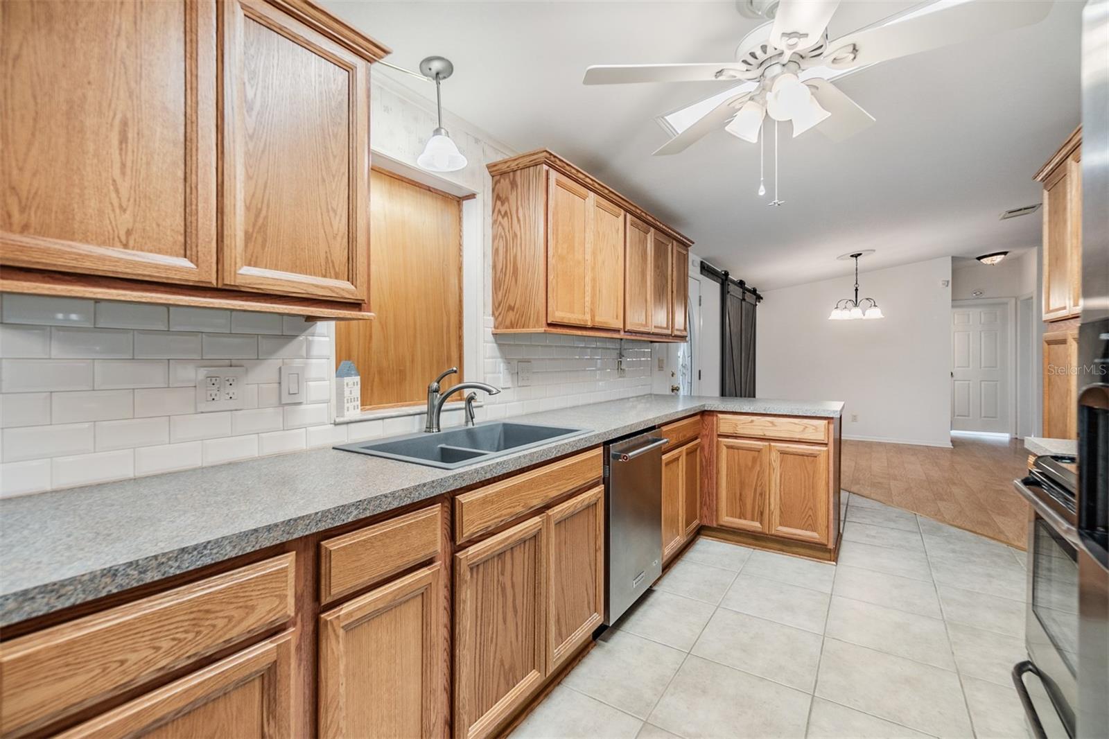 37449 GILL AVE, ZEPHYRHILLS, FL, 33541