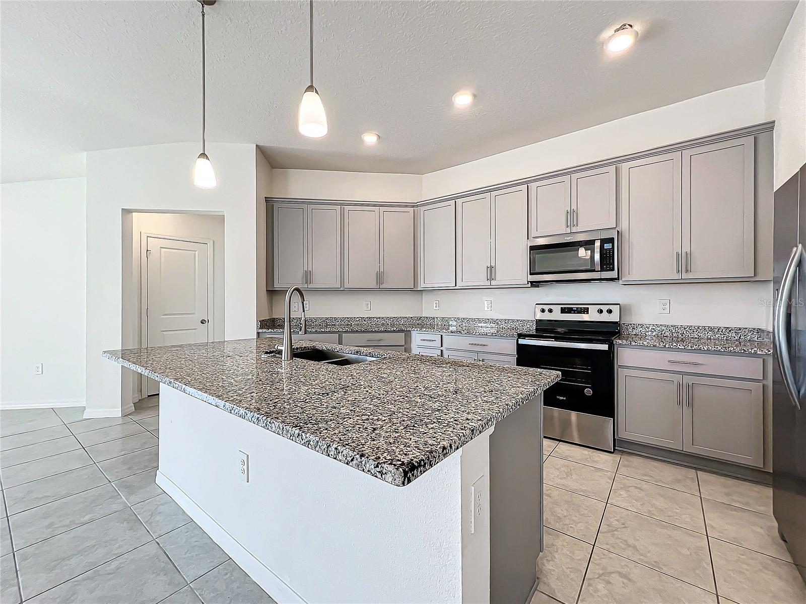 1028 MATTIE POINTE WAY, AUBURNDALE, FL, 33823
