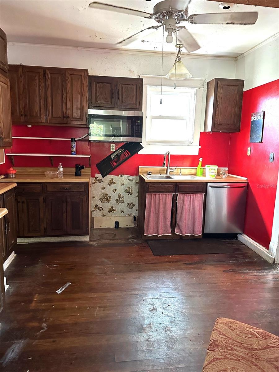 768 MANSFIELD RD, TAVARES, FL, 32778