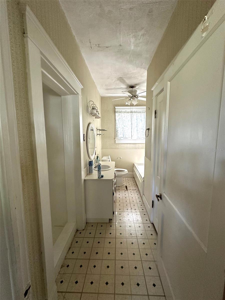 768 MANSFIELD RD, TAVARES, FL, 32778