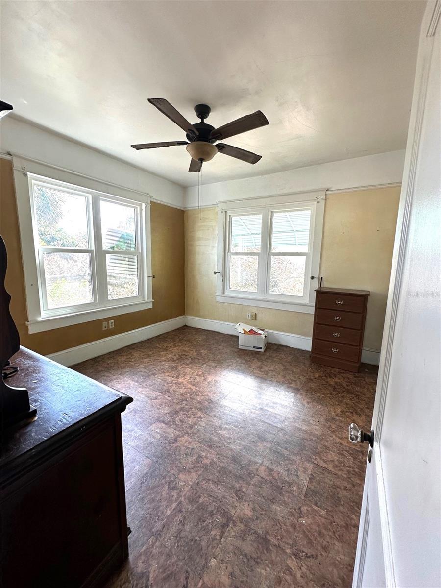 768 MANSFIELD RD, TAVARES, FL, 32778