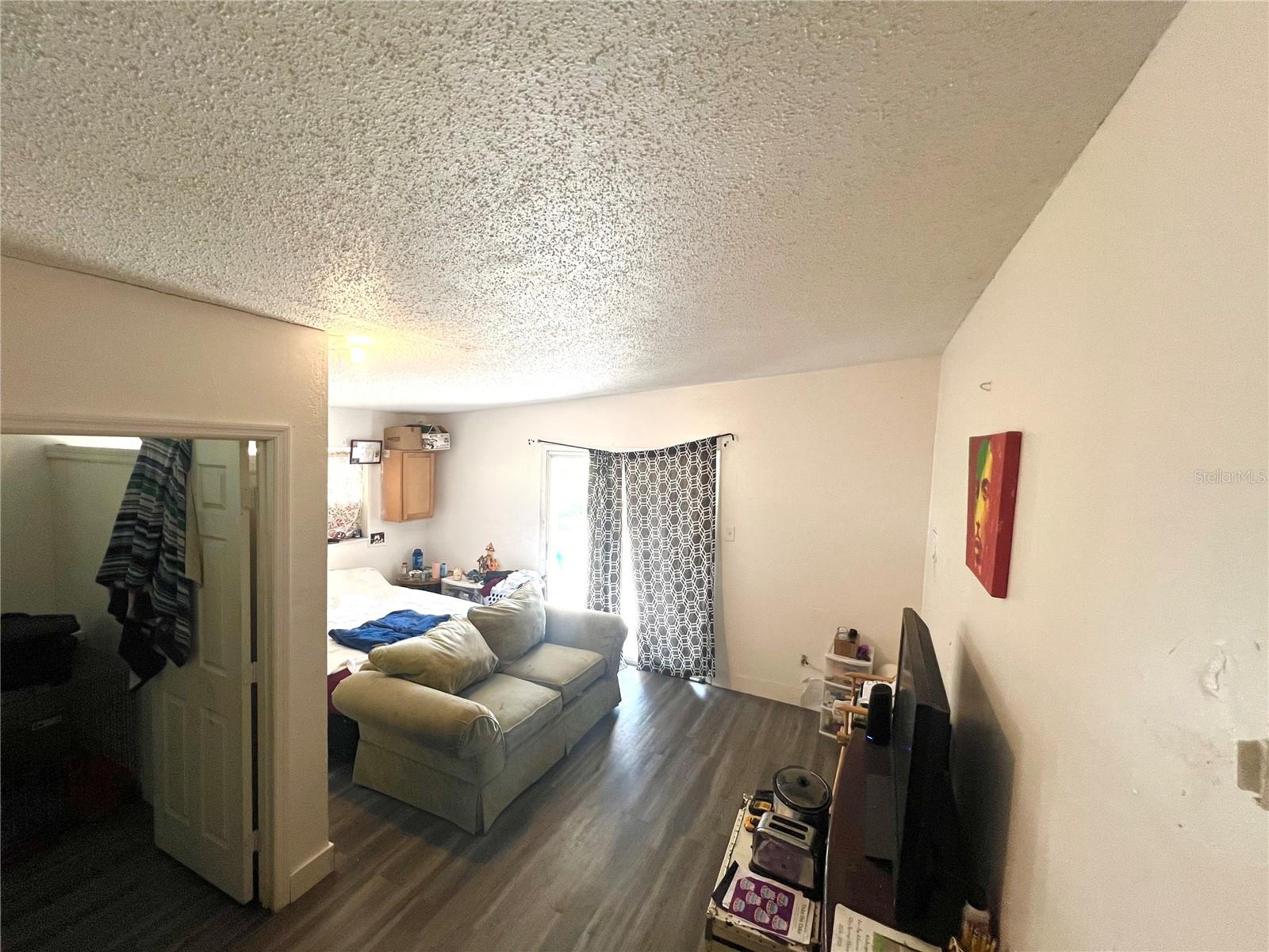 7 N CHRISTIANA AVE, APOPKA, FL, 32703