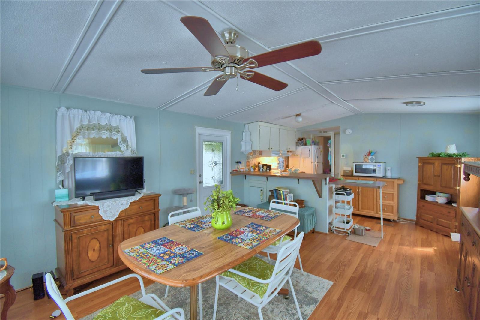 P4932577 Property Photo