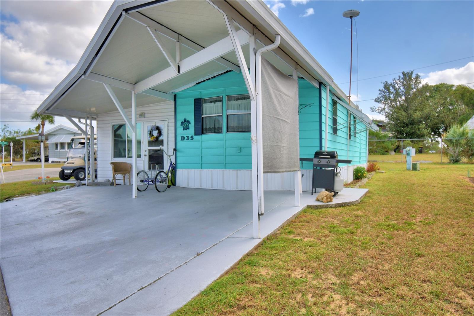 P4932577 Property Photo