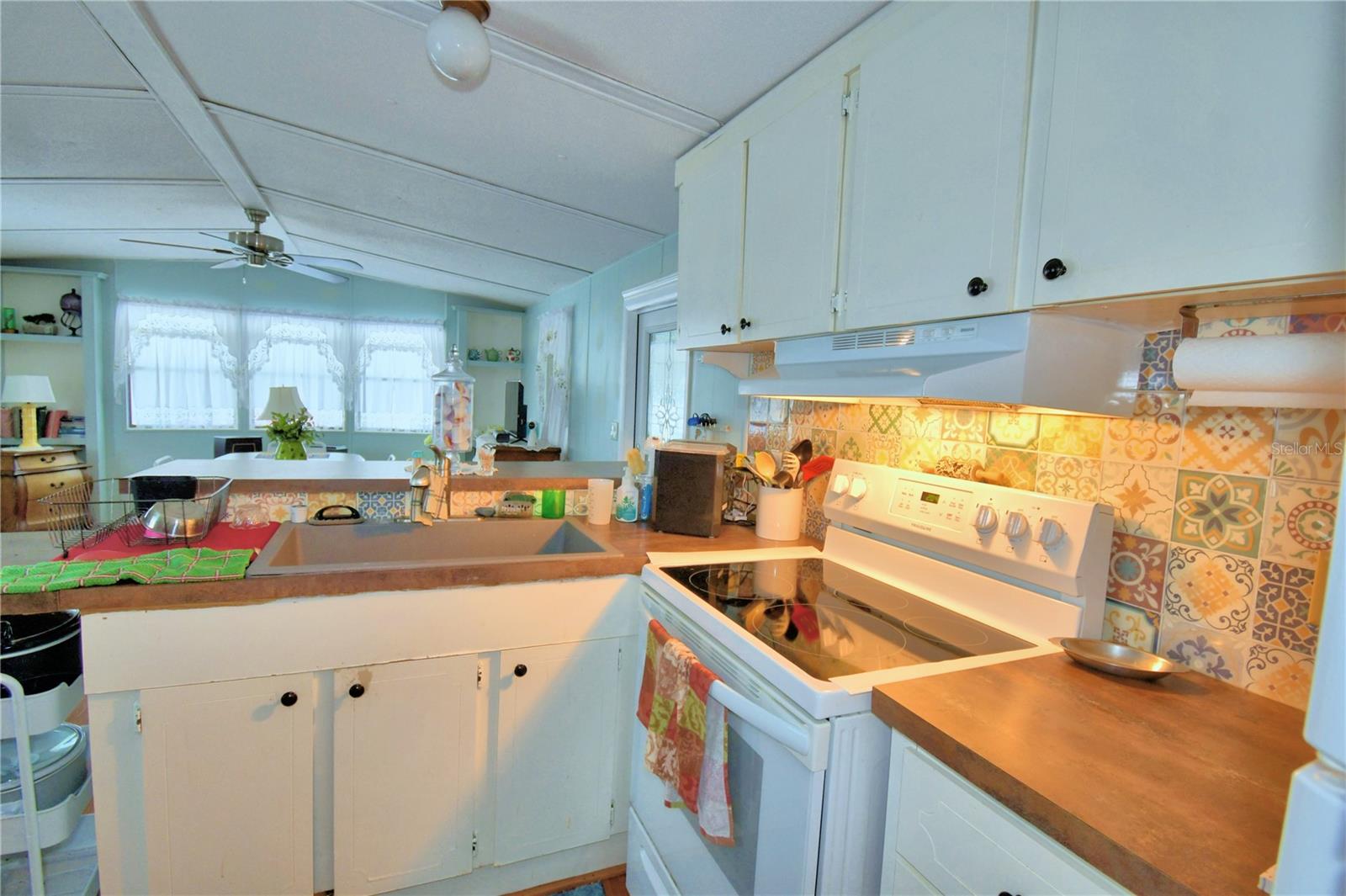 P4932577 Property Photo