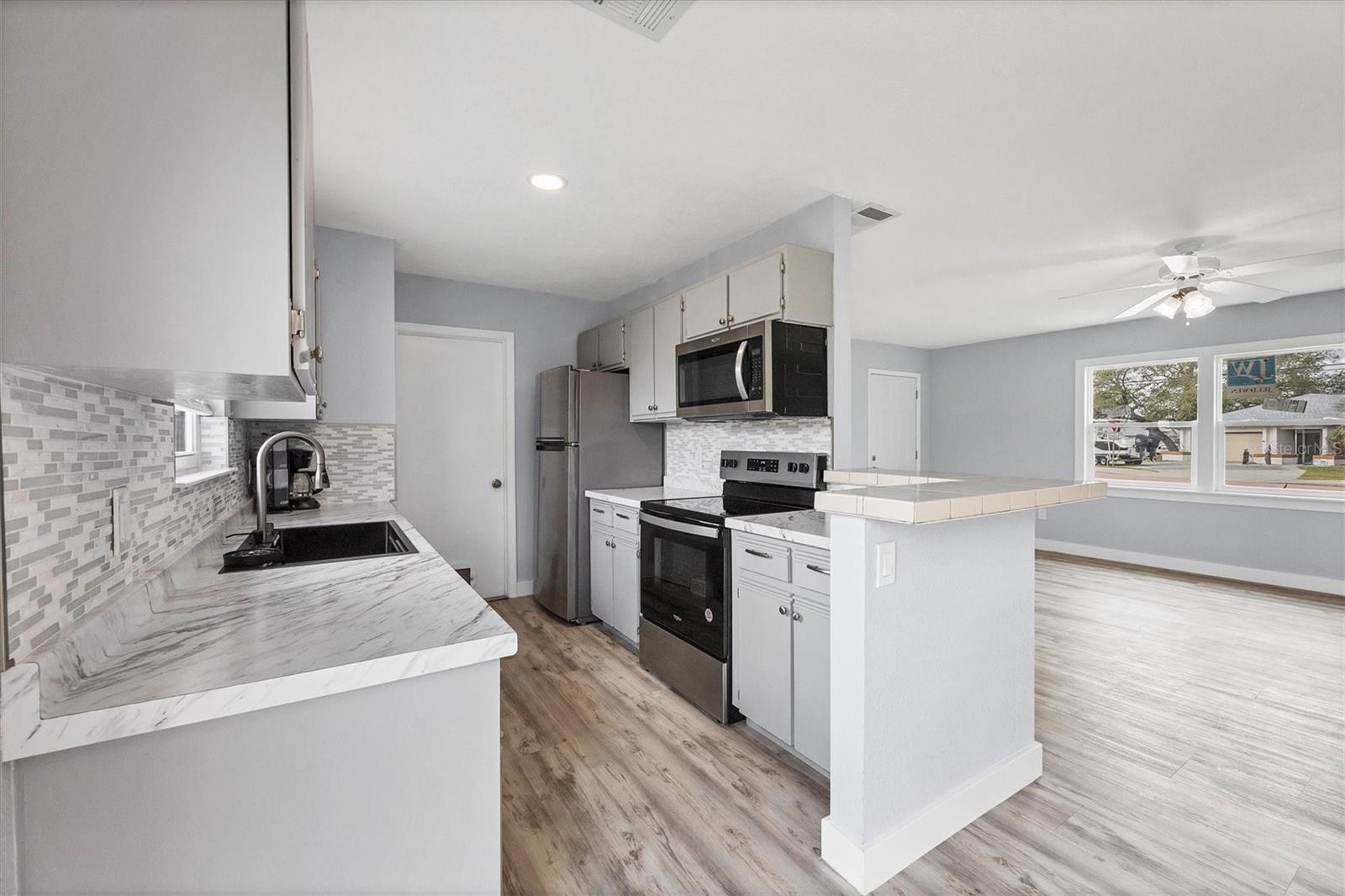 19483 MIDWAY BLVD, PORT CHARLOTTE, FL, 33948