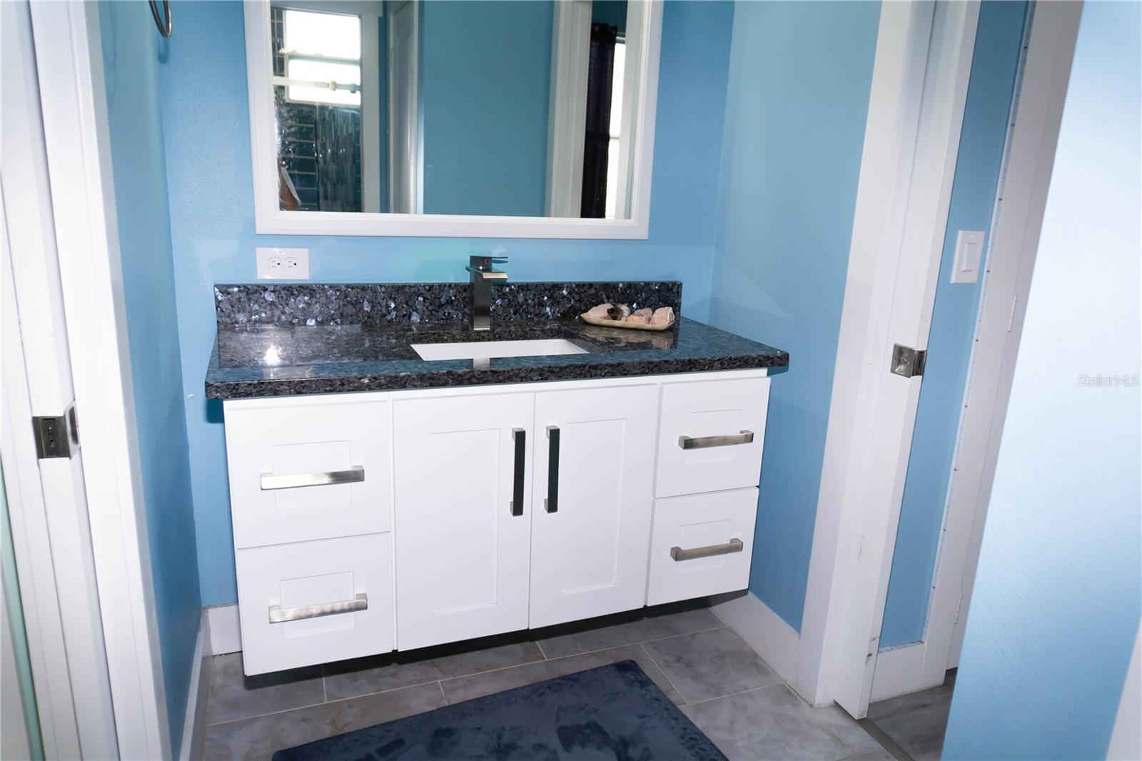 716 LAUREL AVE, VENICE, FL, 34285