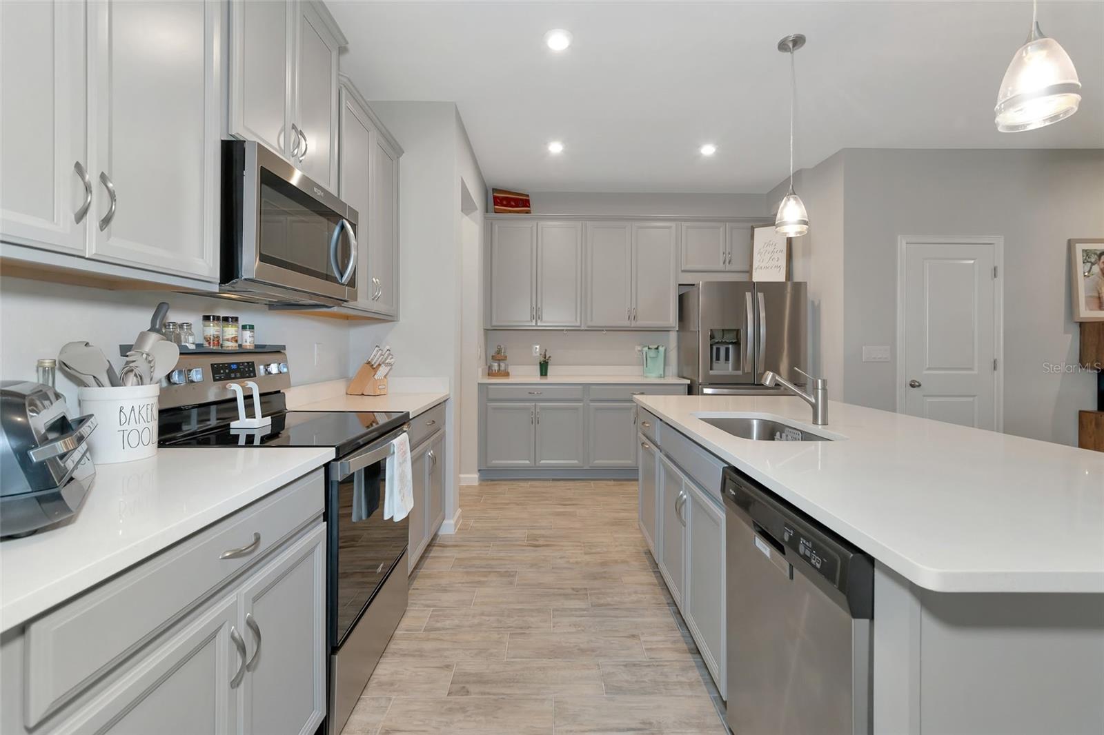 25982 WOVEN WICKER BND, LUTZ, FL, 33559