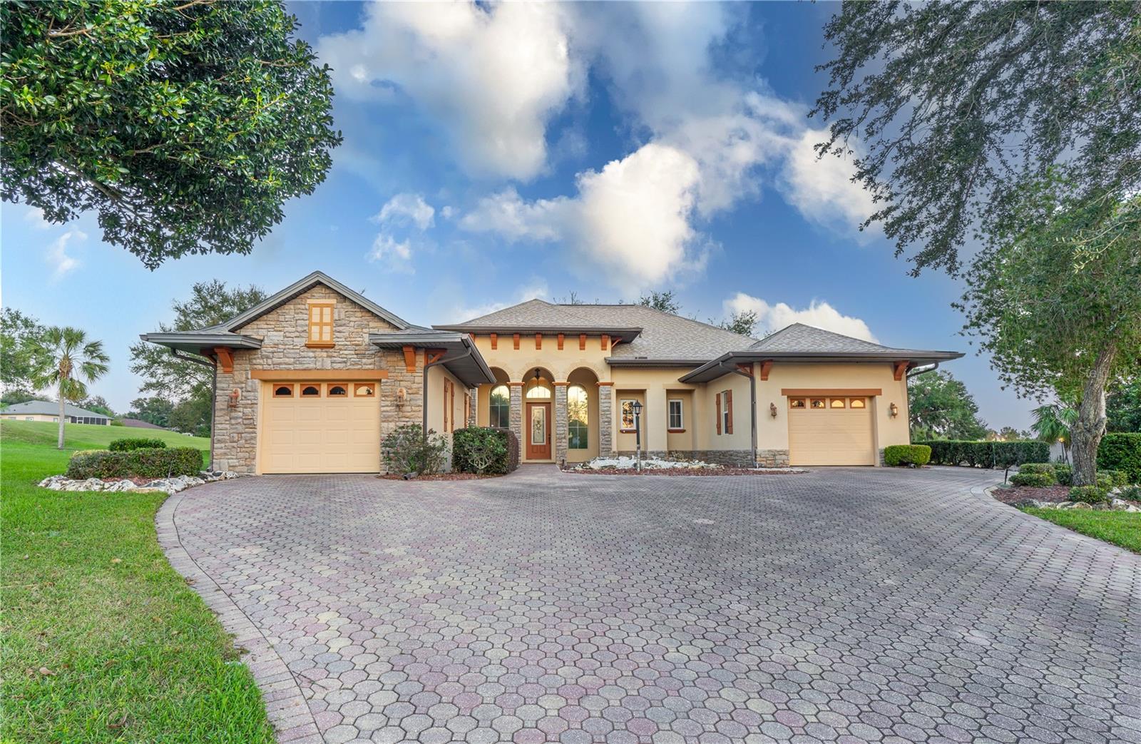 38748 LAKEVIEW WALK, LADY LAKE, FL, 32159