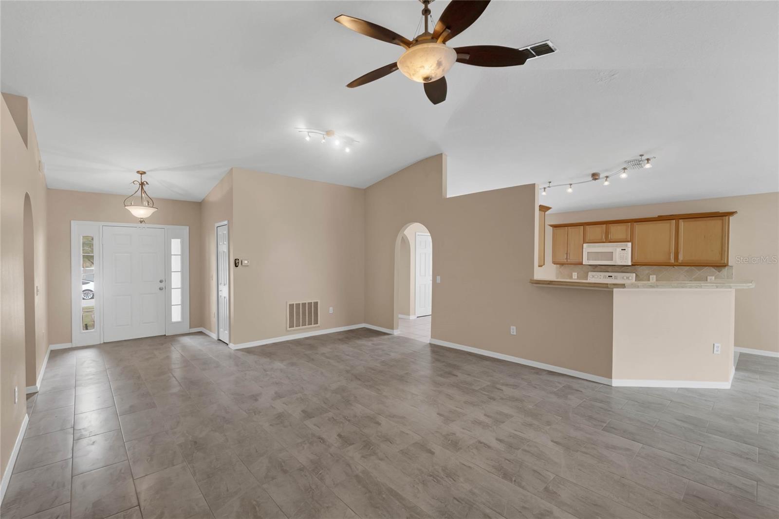 217 WINDING COVE AVE, APOPKA, FL, 32703