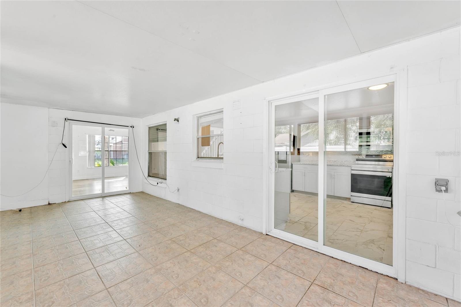 9327 SPRING VALE DR, ORLANDO, FL, 32825