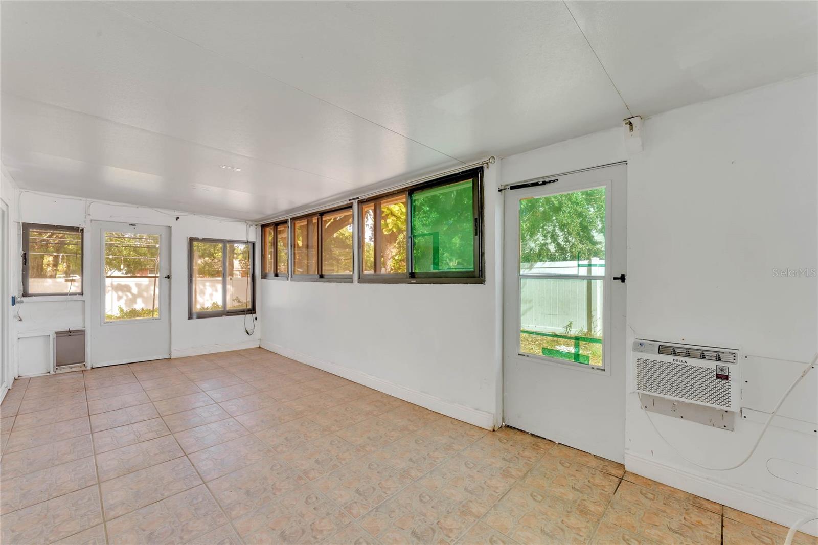 9327 SPRING VALE DR, ORLANDO, FL, 32825