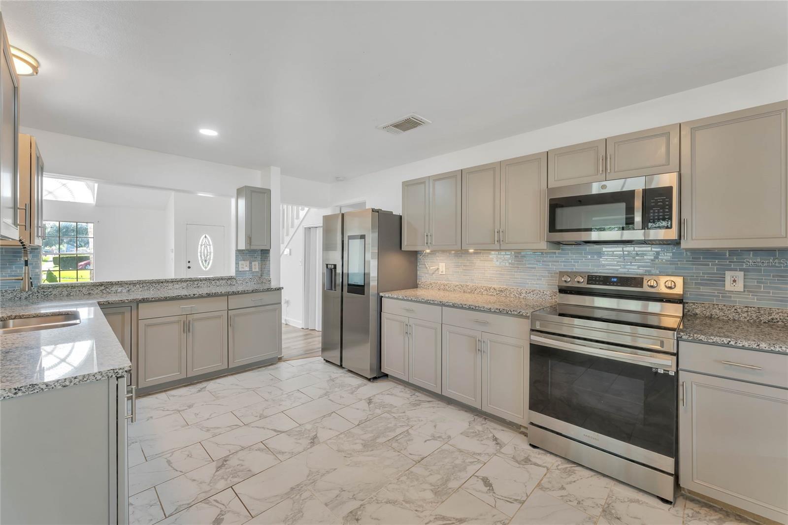 9327 SPRING VALE DR, ORLANDO, FL, 32825