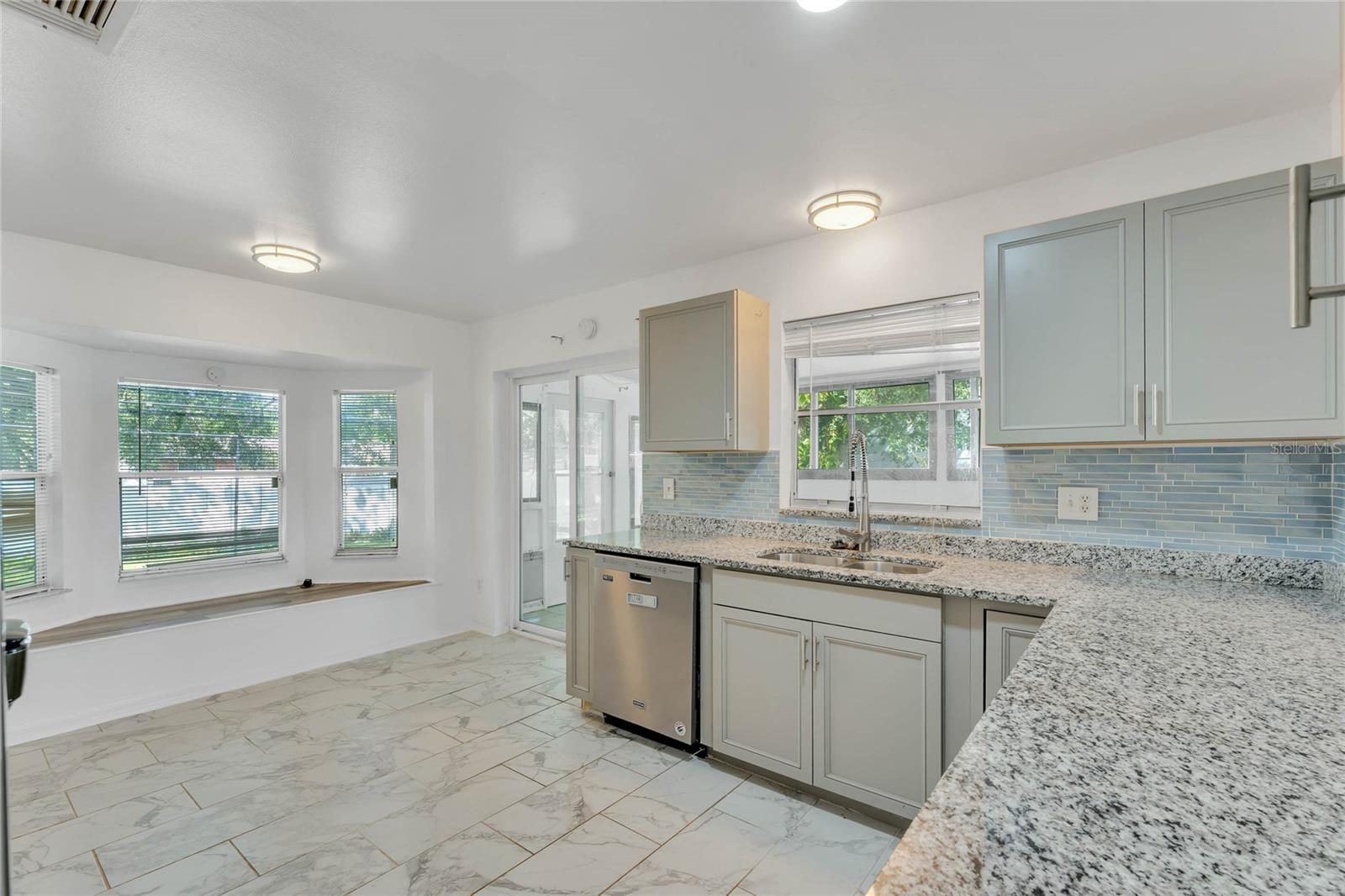 9327 SPRING VALE DR, ORLANDO, FL, 32825