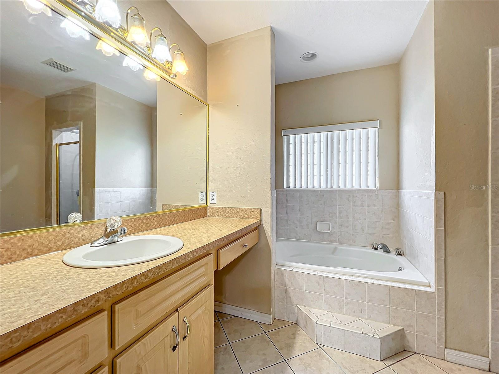 944 HICKS RD, LAKELAND, FL, 33813