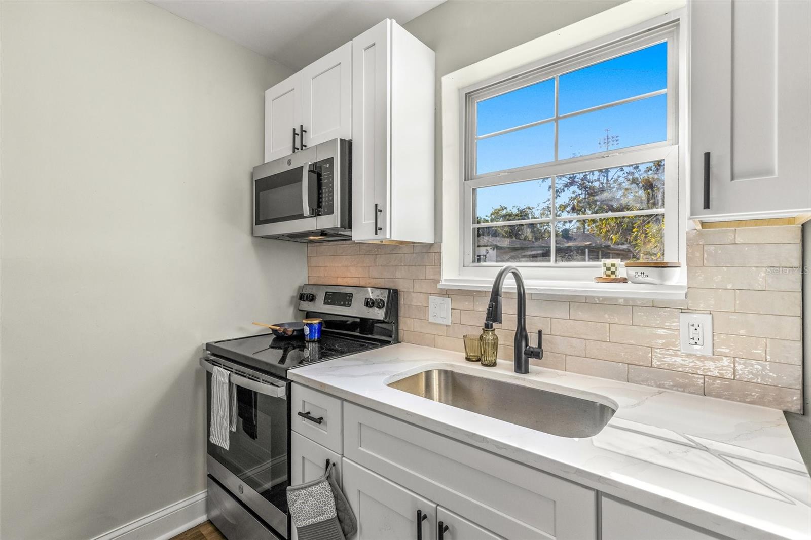 921 YALE ST N, ST PETERSBURG, FL, 33713
