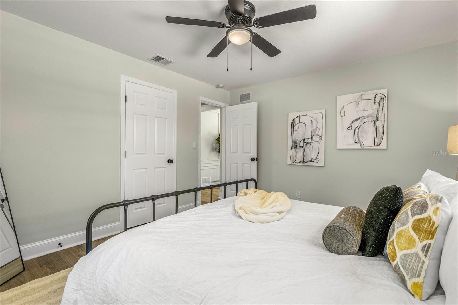 921 YALE ST N, ST PETERSBURG, FL, 33713