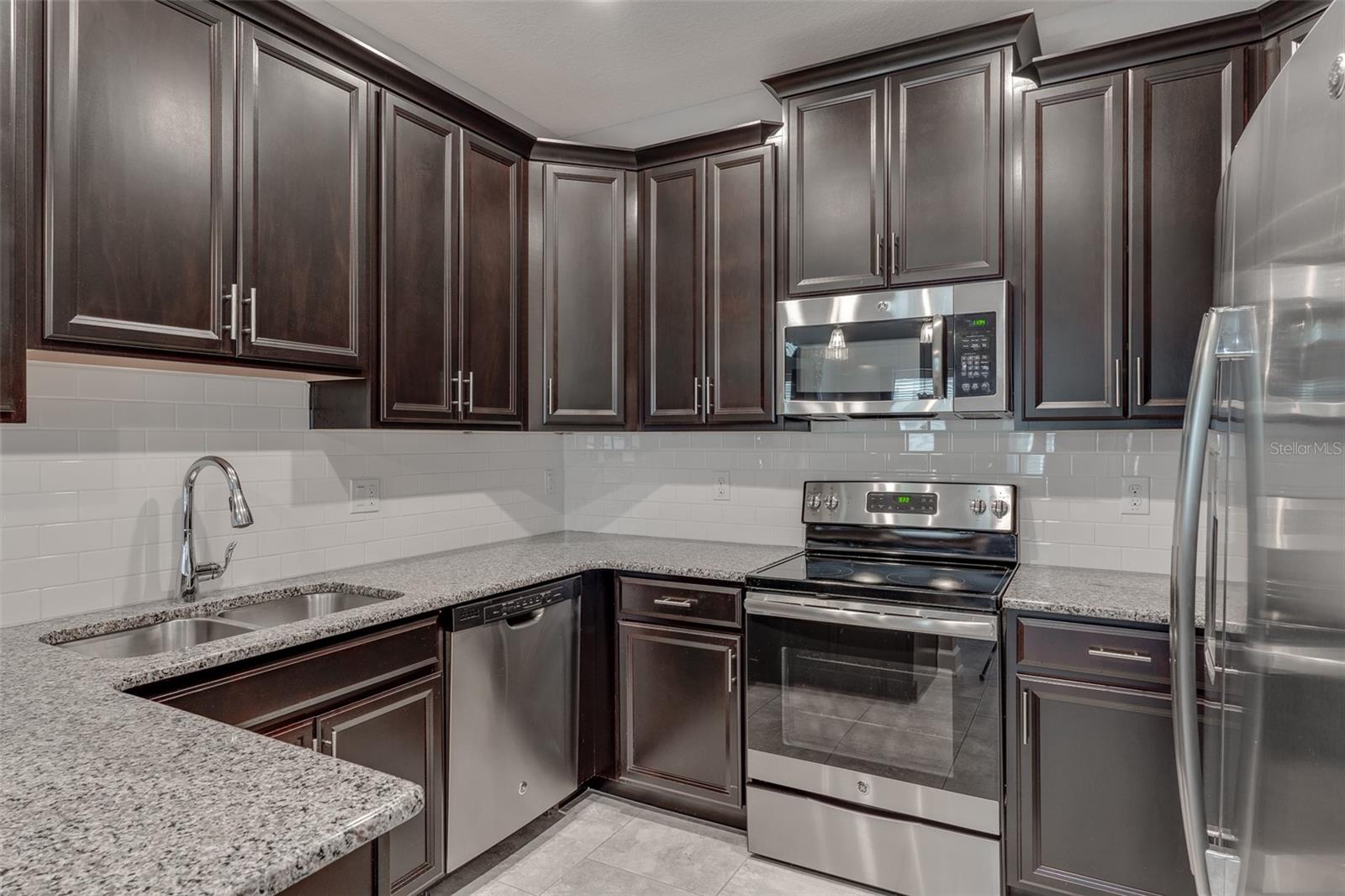 3825 QUAINT LN #F, CLERMONT, FL, 34711