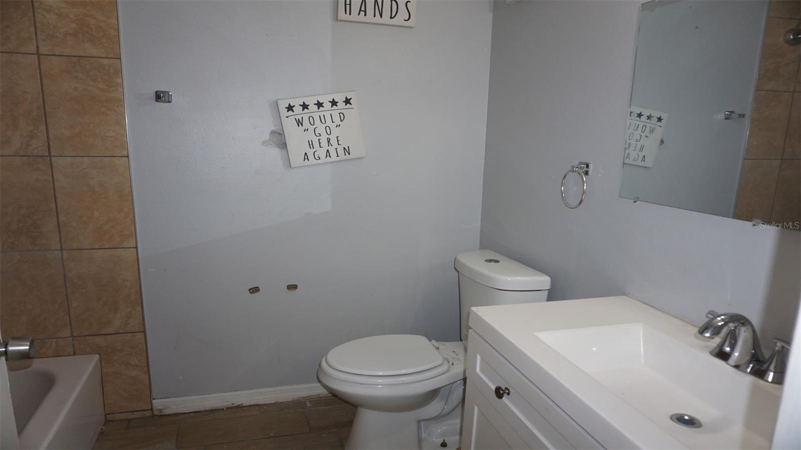 1801 E NAVAJO AVE, TAMPA, FL, 33612