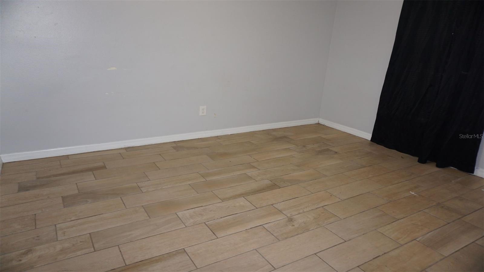 1801 E NAVAJO AVE, TAMPA, FL, 33612
