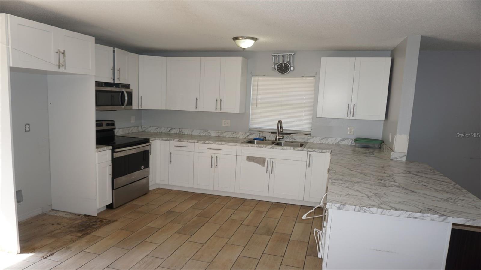 1801 E NAVAJO AVE, TAMPA, FL, 33612
