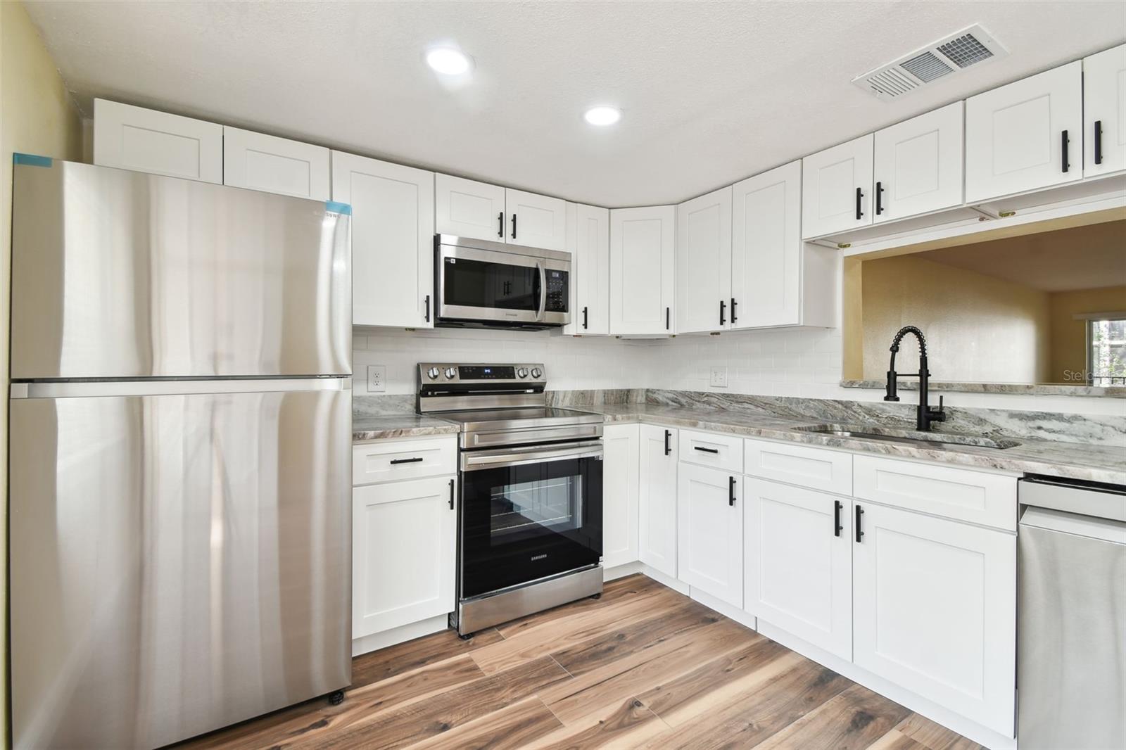 820 VIRGINIA ST #202, DUNEDIN, FL, 34698