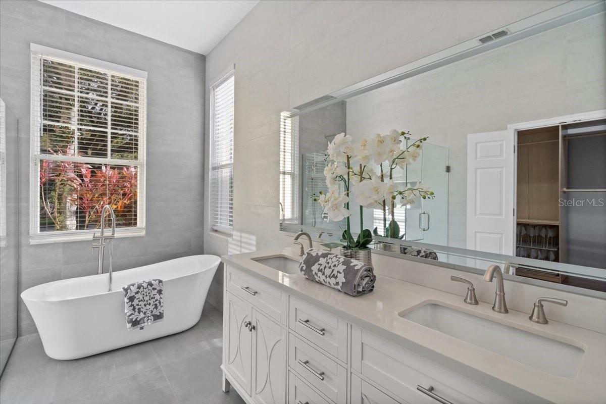 9668 LOBLOLLY PINE CIR, ORLANDO, FL, 32827