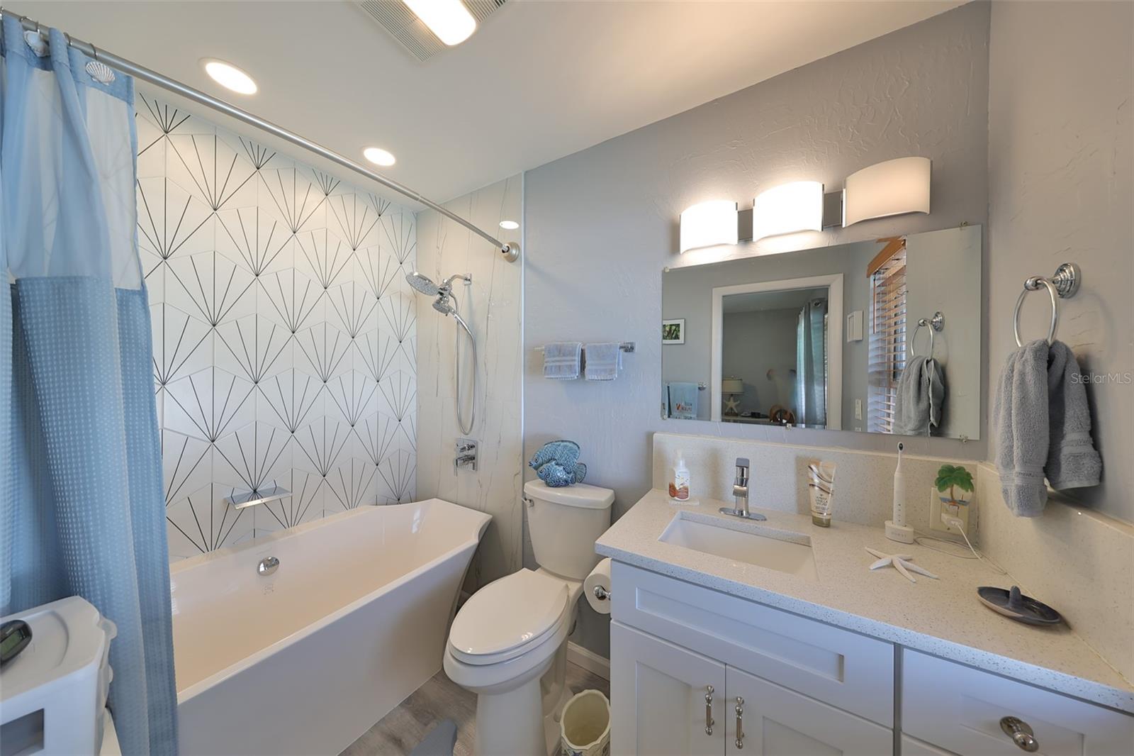 701 DESERT HILLS WAY, SUN CITY CENTER, FL, 33573
