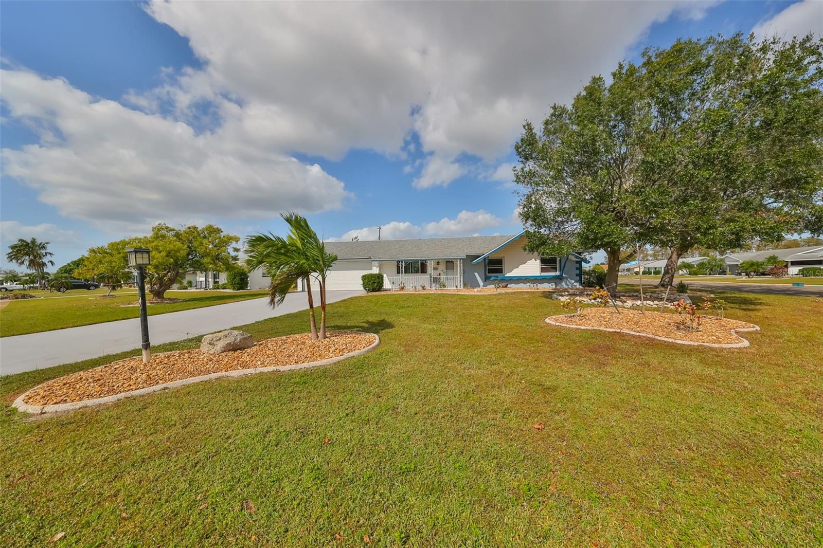 701 DESERT HILLS WAY, SUN CITY CENTER, FL, 33573