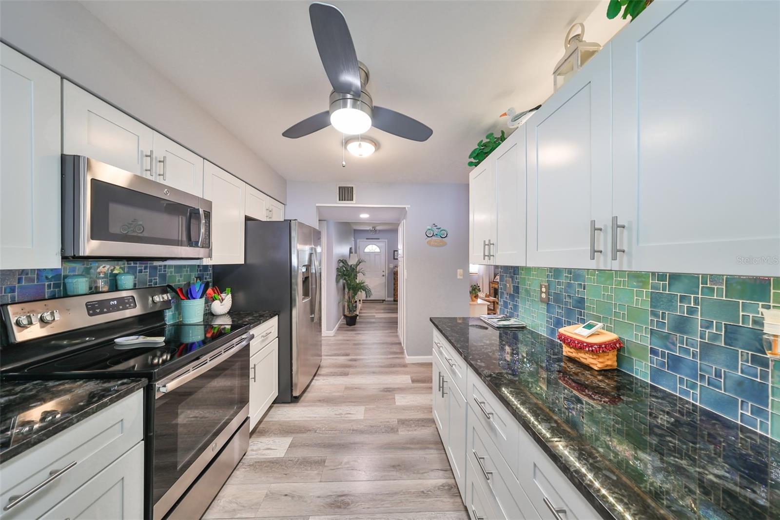701 DESERT HILLS WAY, SUN CITY CENTER, FL, 33573