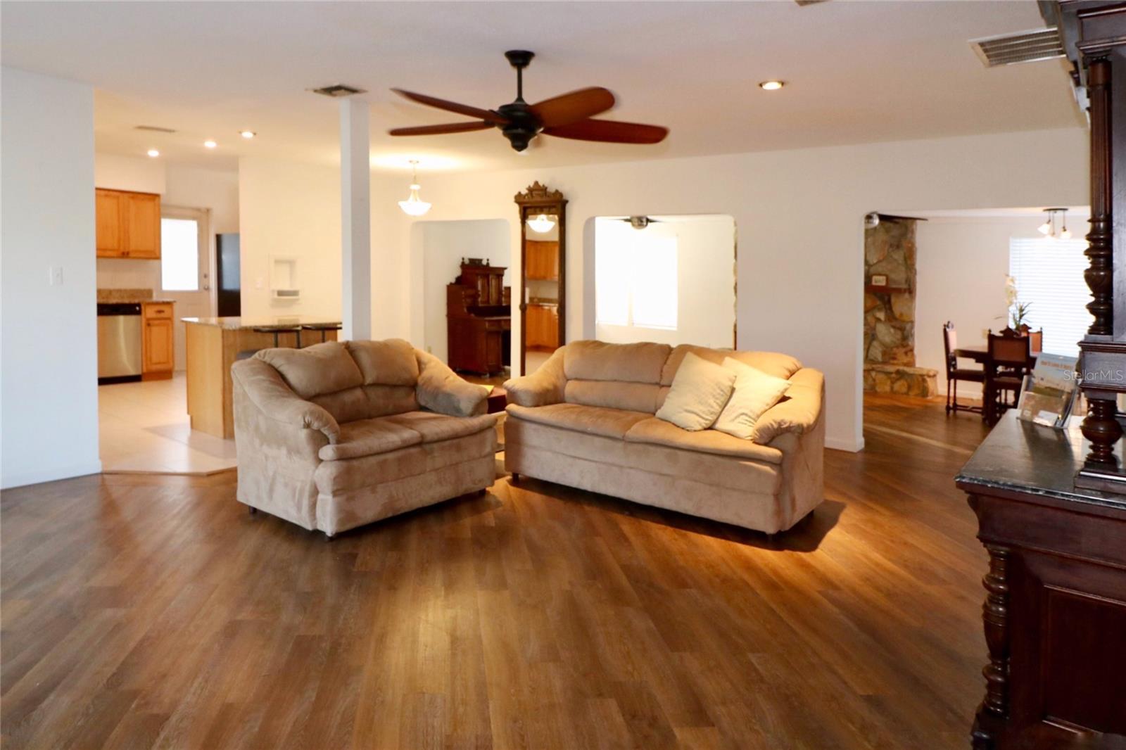 218 6TH AVE SW, RUSKIN, FL, 33570