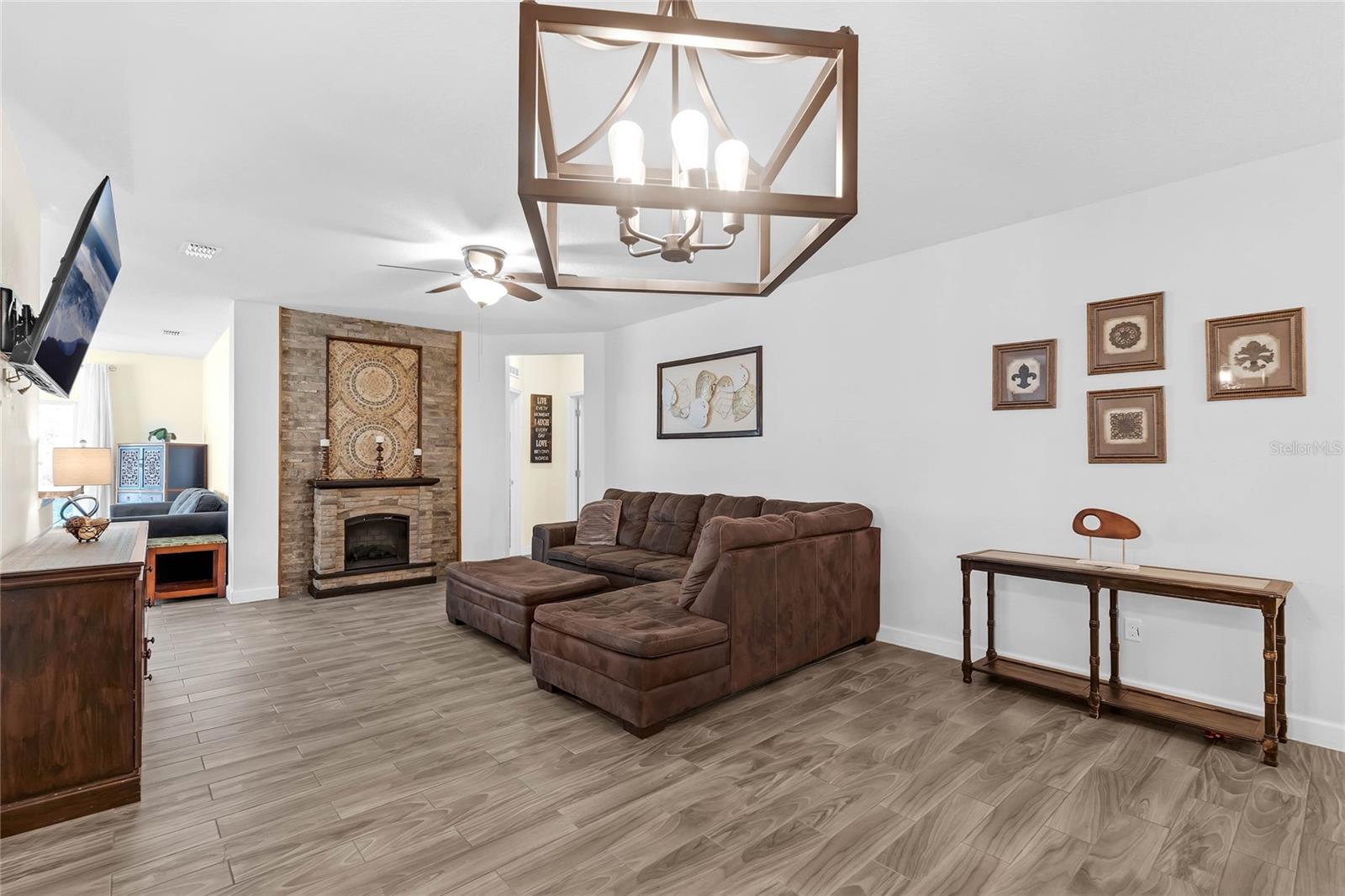 2430 NORWOOD PL, TAVARES, FL, 32778